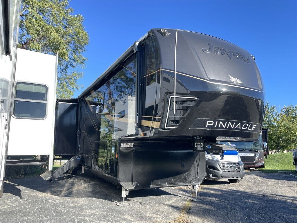 2027 Pinnacle 39FBRL by Jayco from Blue Compass RV Cincinnati in Cincinnati, Ohio