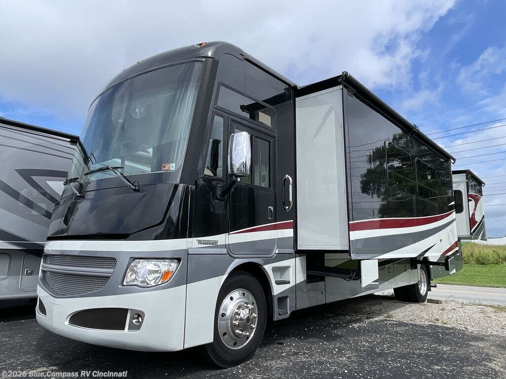 2015 Itasca Suncruiser 38Q - Used Class A For Sale by Blue Compass RV Cincinnati in Cincinnati, Ohio features Slideout