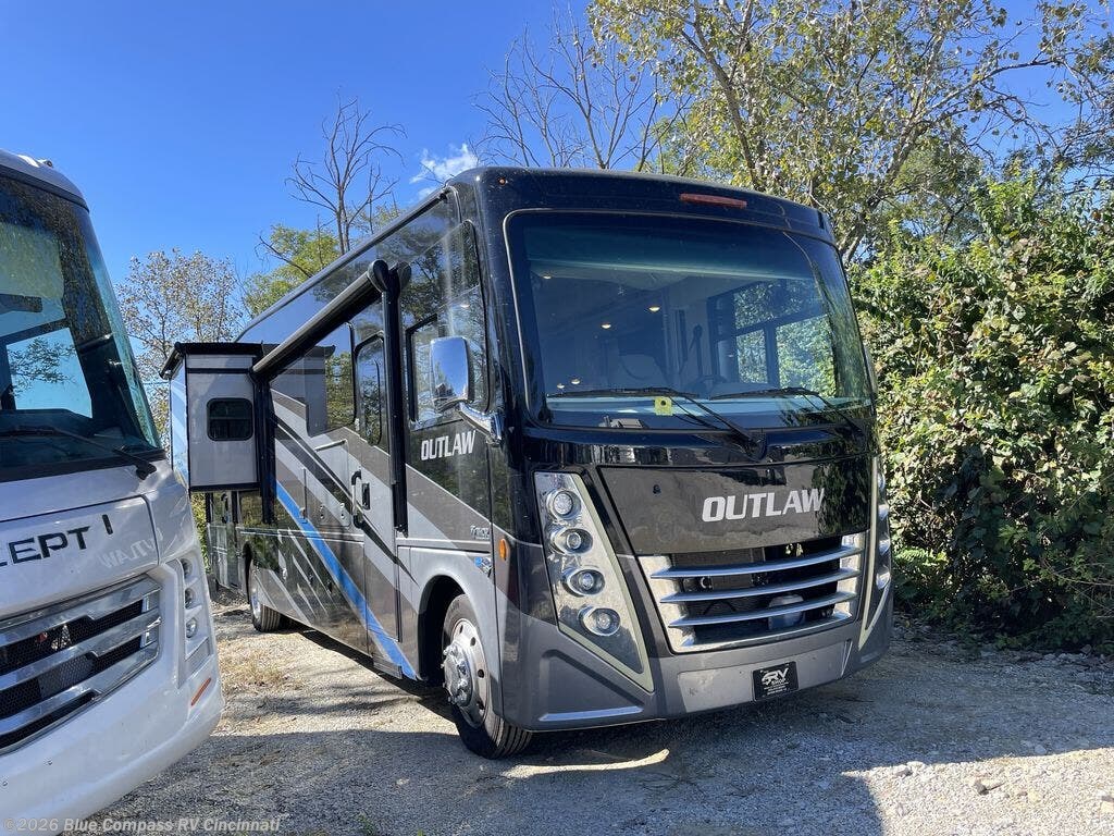 2024 Outlaw 38MB by Thor Motor Coach from Blue Compass RV Cincinnati in Cincinnati, Ohio