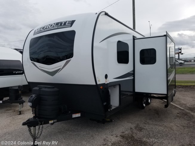2024 Flagstaff Micro Lite 22FBS by Forest River from Colonia Del Rey RV in Corpus Christi, Texas
