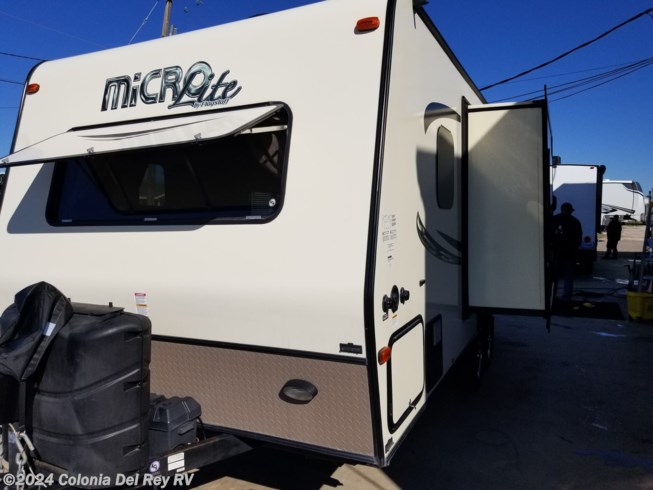 2017 Flagstaff Micro Lite 21FBRS by Forest River from Colonia Del Rey RV in Corpus Christi, Texas