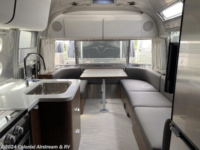 2024 Airstream Globetrotter 25FBQ Queen - New Travel Trailer For Sale by Colonial Airstream & RV in Millstone Township, New Jersey