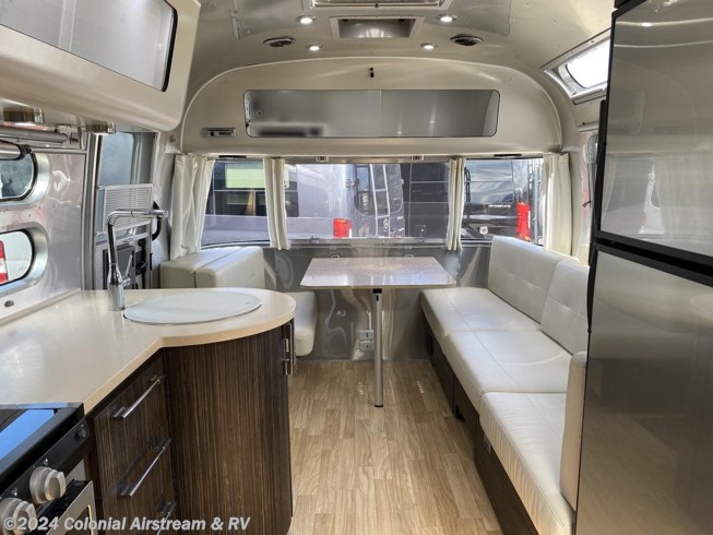 2017 Airstream International Signature 27FBQ Queen - Used Travel Trailer For Sale by Colonial Airstream & RV in Millstone Township, New Jersey