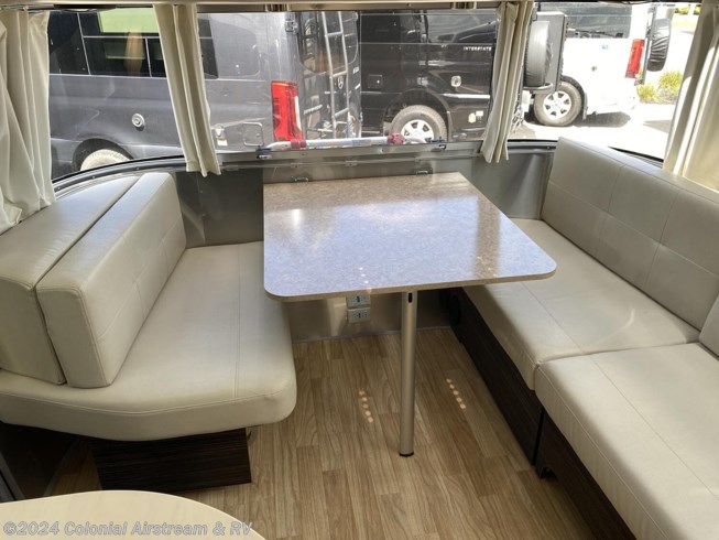 2017 International Signature 27FBQ Queen by Airstream from Colonial Airstream & RV in Millstone Township, New Jersey