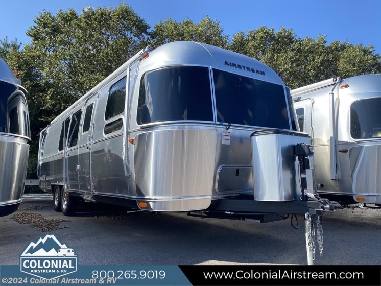 New 2024 Airstream Flying Cloud 30FBQ Office available in Millstone Township, New Jersey
