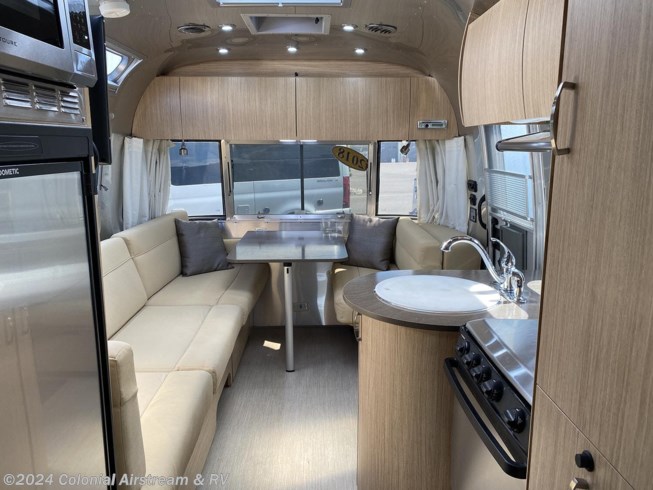 2018 Airstream Flying Cloud 23CB - Used Travel Trailer For Sale by Colonial Airstream & RV in Millstone Township, New Jersey