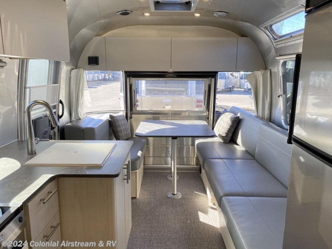 2024 Airstream Flying Cloud 25FBT Twin Hatch - New Travel Trailer For Sale by Colonial Airstream & RV in Millstone Township, New Jersey