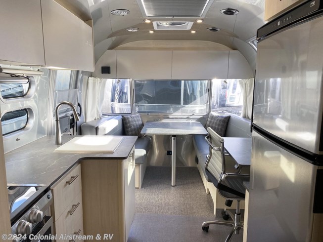 2024 Airstream Flying Cloud 27FBT Twin Bunk - New Travel Trailer For Sale by Colonial Airstream & RV in Millstone Township, New Jersey