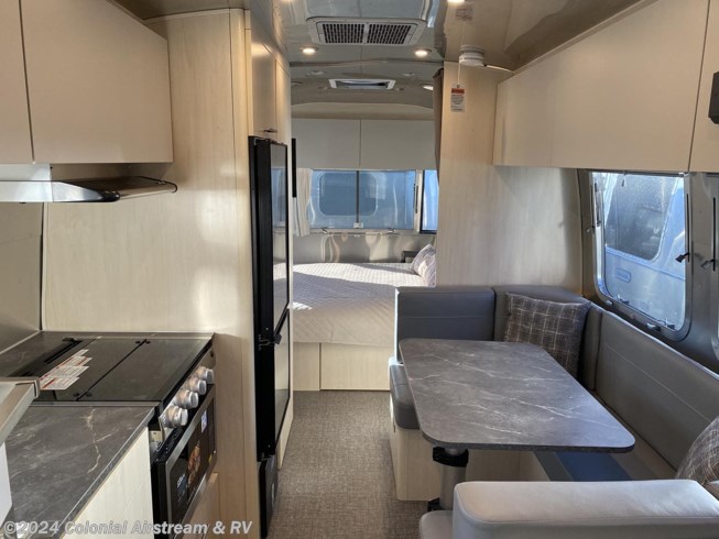 2024 Airstream Flying Cloud 23FBQ Queen - New Travel Trailer For Sale by Colonial Airstream & RV in Millstone Township, New Jersey
