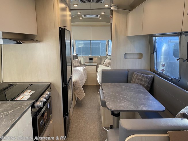 2024 Airstream Flying Cloud 23FBQ Queen - New Travel Trailer For Sale by Colonial Airstream & RV in Millstone Township, New Jersey