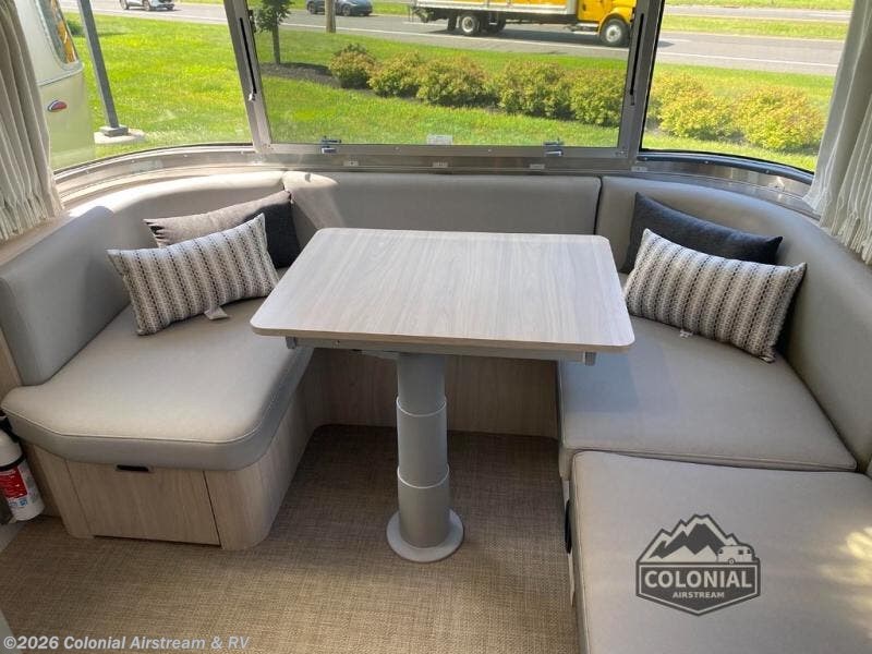 2025 Globetrotter 25FBQ Queen by Airstream from Colonial Airstream & RV in Millstone Township, New Jersey