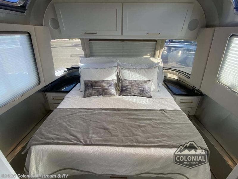 2021 Airstream Classic 33FBQ Queen - Used Travel Trailer For Sale by Colonial Airstream & RV in Millstone Township, New Jersey