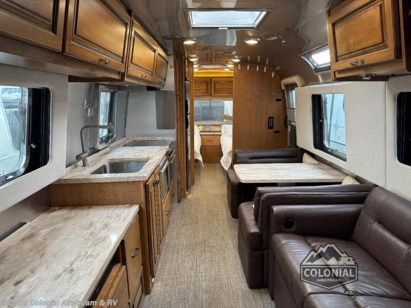 2018 Airstream Classic 33FBT Twin - Used Travel Trailer For Sale by Colonial Airstream & RV in Millstone Township, New Jersey