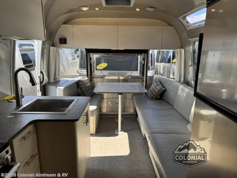 2023 Airstream Flying Cloud 25FBQ Queen Hatch - Used Travel Trailer For Sale by Colonial Airstream & RV in Millstone Township, New Jersey