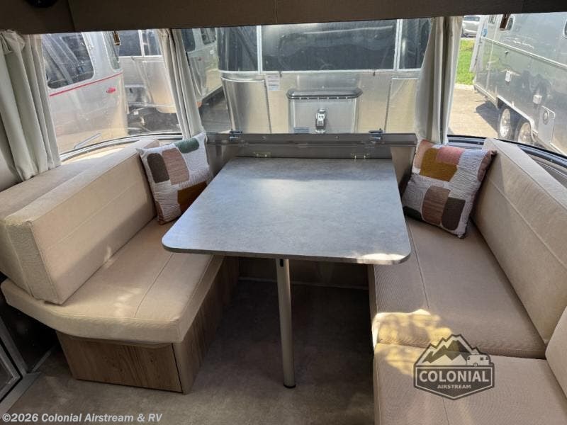 2027 Flying Cloud 25FBT Twin by Airstream from Colonial Airstream & RV in Millstone Township, New Jersey