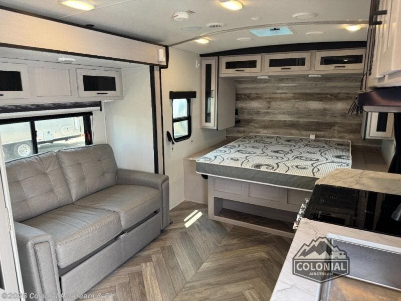 2024 Heartland Mallard 210RB - Used Travel Trailer For Sale by Colonial Airstream & RV in Millstone Township, New Jersey features Slideout