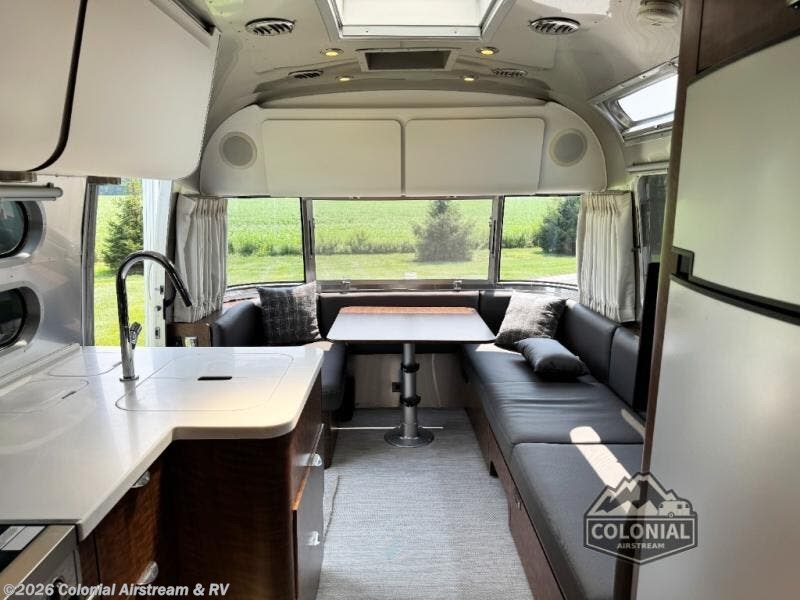 2020 Airstream Globetrotter 27FBQ Queen - Used Travel Trailer For Sale by Colonial Airstream & RV in Millstone Township, New Jersey