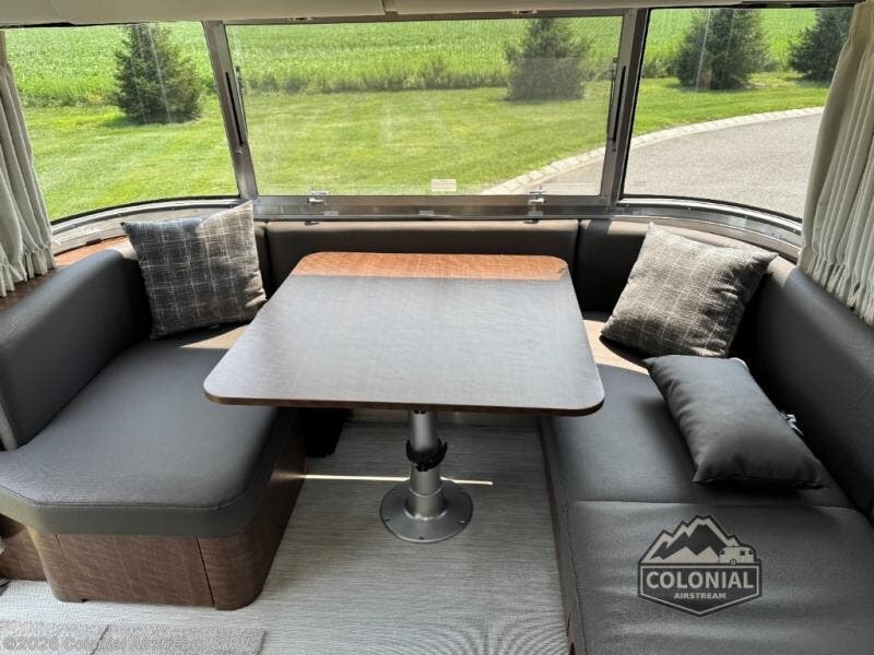 2020 Globetrotter 27FBQ Queen by Airstream from Colonial Airstream & RV in Millstone Township, New Jersey