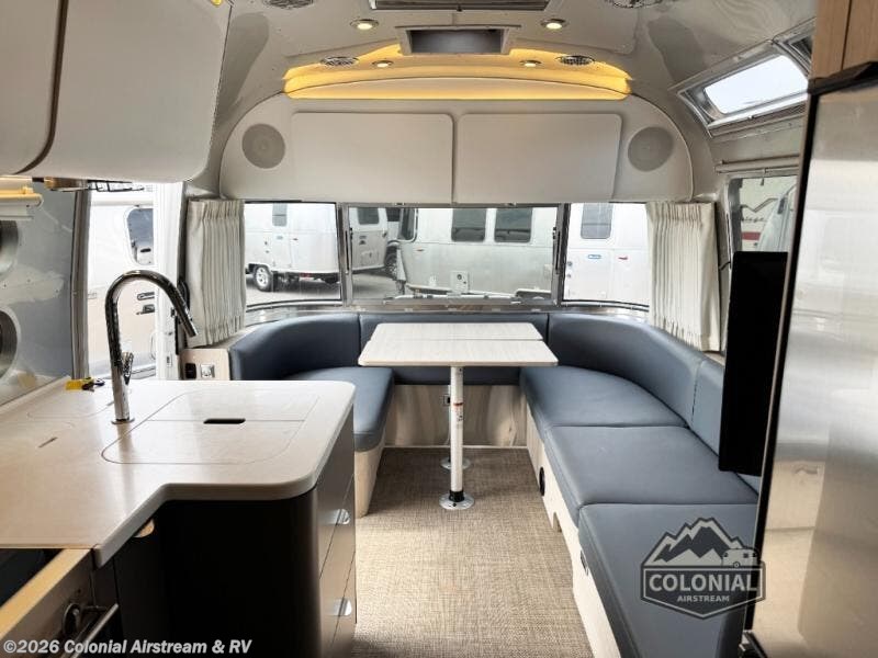 2021 Airstream Globetrotter 25FBQ Queen - Used Travel Trailer For Sale by Colonial Airstream & RV in Millstone Township, New Jersey