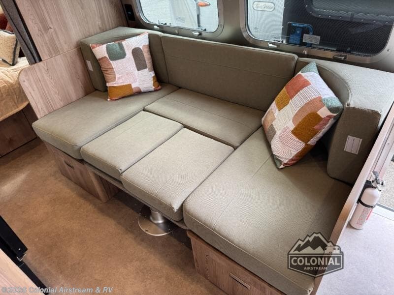 New 2027 Airstream Flying Cloud 23FBQ Queen available in Millstone Township, New Jersey