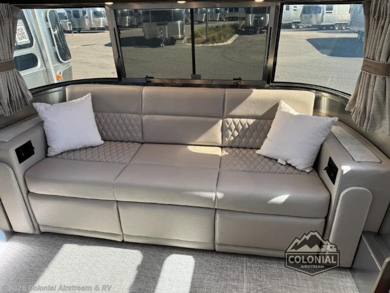 2027 Classic 30RBT Twin by Airstream from Colonial Airstream & RV in Millstone Township, New Jersey