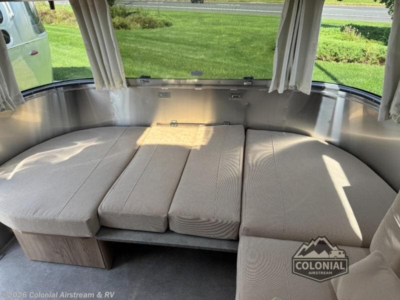 New 2027 Airstream Flying Cloud 25FBQ Queen available in Millstone Township, New Jersey