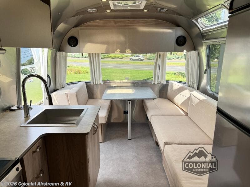 2027 Airstream Flying Cloud 25FBQ Queen - New Travel Trailer For Sale by Colonial Airstream & RV in Millstone Township, New Jersey