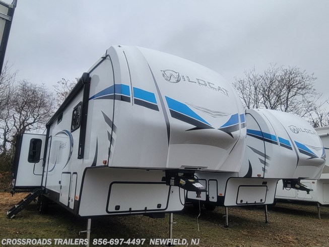 2022 Forest River Wildcat 369MBL - New Fifth Wheel For Sale by Crossroads Trailer Sales, Inc. in Newfield, New Jersey features Stove Top Burner, Fantastic Fan, Power Stabilizer Jacks, Air Conditioning, TV