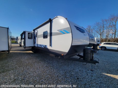 &lt;p&gt;&lt;span style=&quot;color: #3e3b3b; font-family: &#39;Droid Sans&#39;, &#39;Open Sans&#39;, Arial, sans-serif; font-size: 16px;&quot;&gt;The 32RET gives you spacious living space with three total slide outs. This well-equipped travel trailer features oversized panoramic windows and the desirable Versa-Lounge. The kitchen includes a 11 CU. FT. refrigerator and stovetop with oven and LED accents, plus an island sink with storage below!&amp;nbsp; For more information on this well equipped Salem, email sales@crossroadstrailers.com or call us at 800-545-4497&lt;/span&gt;&lt;/p&gt;