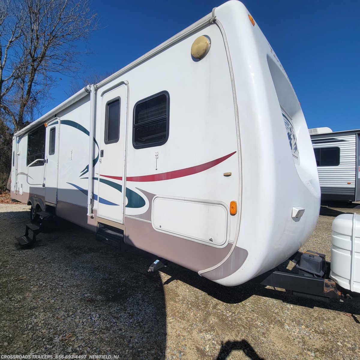 CON 3850 2005 Keystone Montana Mountaineer 327RKS Travel Trailer