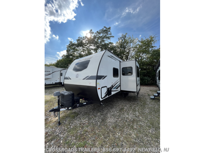 2022 Forest River Surveyor Legend 202RBLE - Used Travel Trailer For Sale by Crossroads Trailer Sales, Inc. in Newfield, New Jersey
