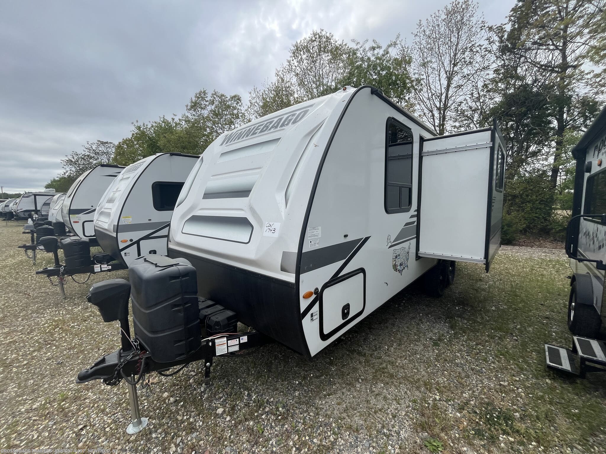 2022 Winnebago Micro Minnie 2306BHS - Used Travel Trailer For Sale by Crossroads Trailer Sales, Inc. in Newfield, New Jersey features Booth Dinette, CD Player, Toilet, Bunk Beds, External Shower