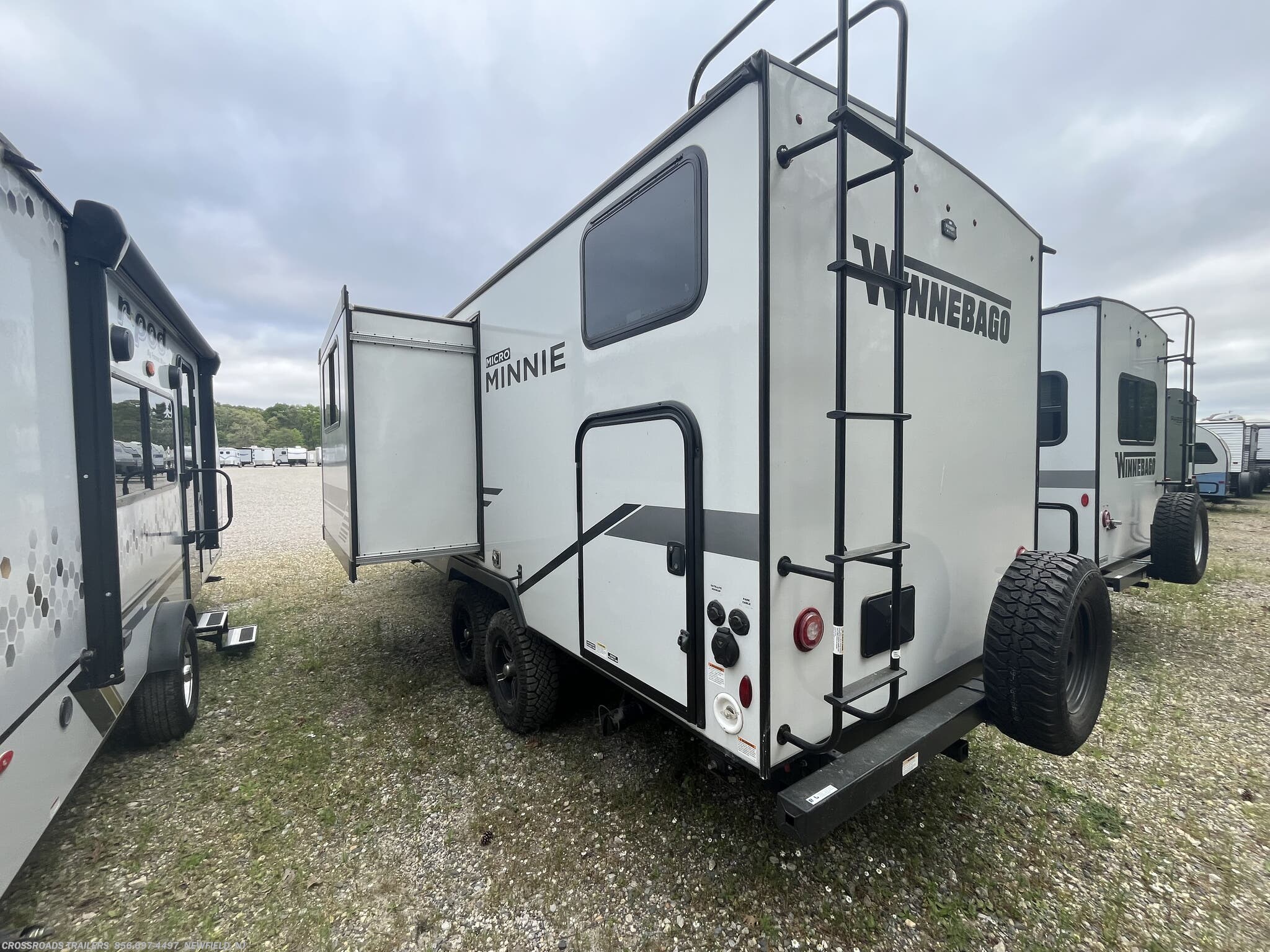 2022 Micro Minnie 2306BHS by Winnebago from Crossroads Trailer Sales, Inc. in Newfield, New Jersey