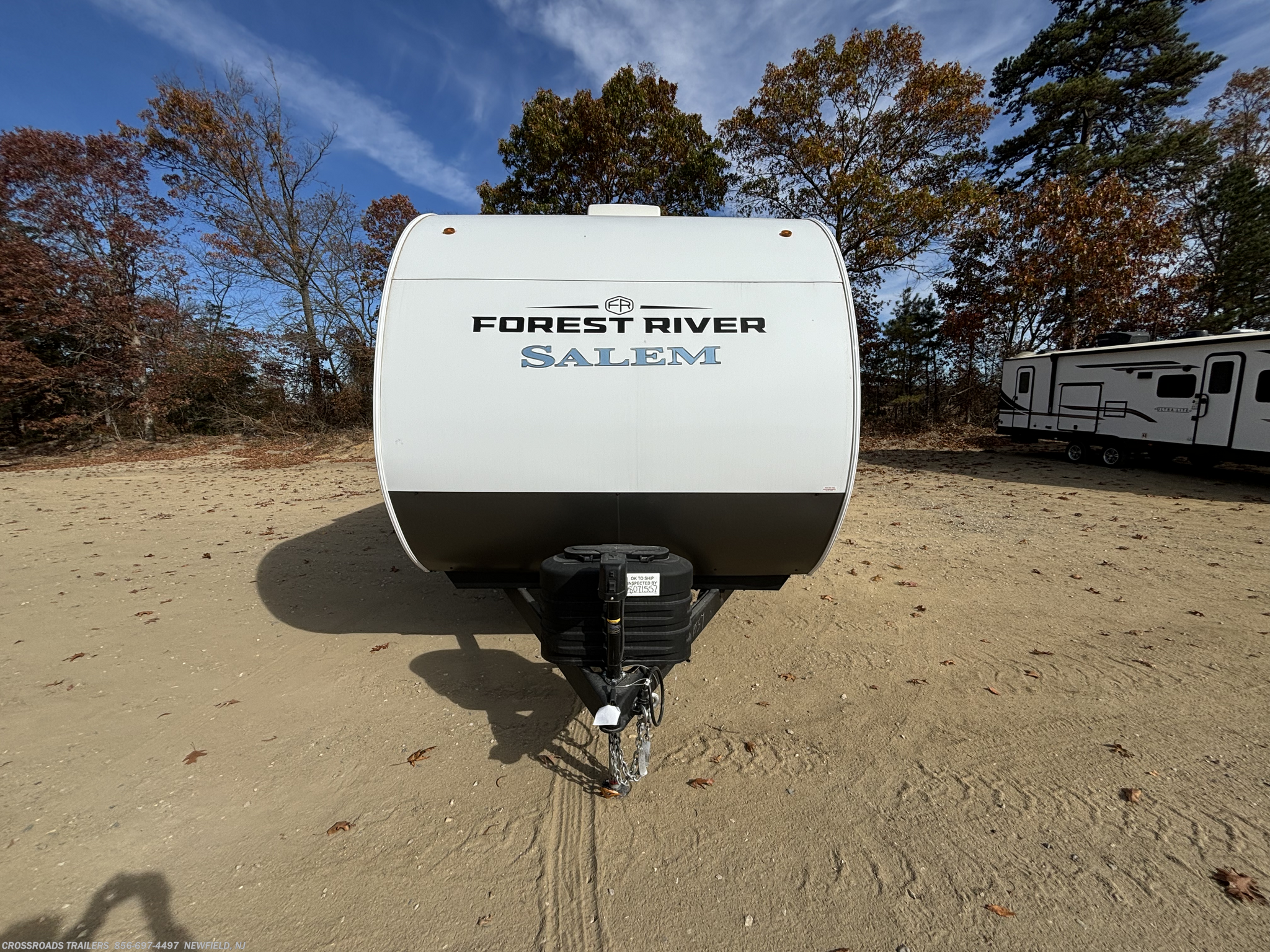 2025 Forest River Salem 28VIEWX - New Travel Trailer For Sale by Crossroads Trailer Sales, Inc. in Newfield, New Jersey features Insulated, Awning, Microwave, Slideout, Leveling Jacks