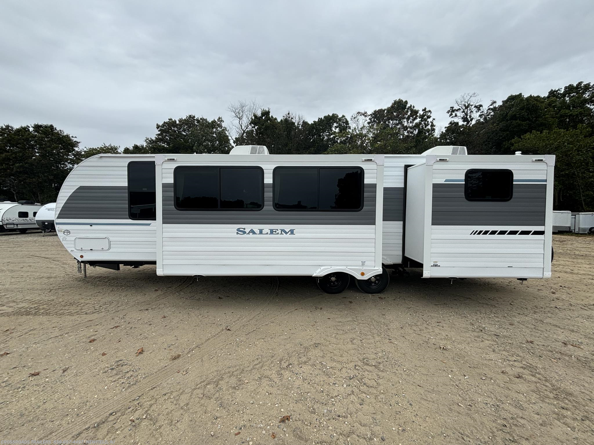 2025 Salem 31KQBTS by Forest River from Crossroads Trailer Sales, Inc. in Newfield, New Jersey