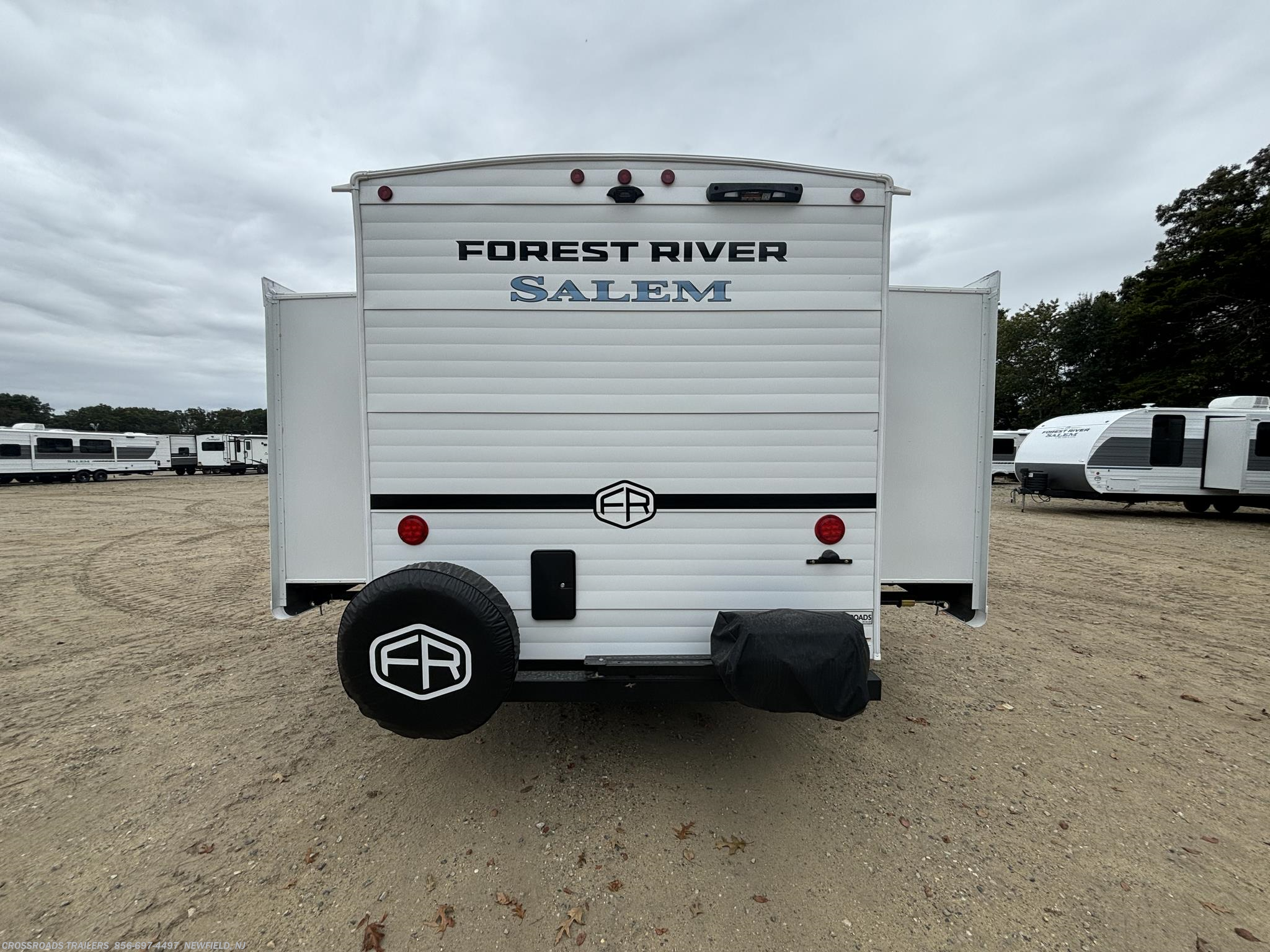 New 2025 Forest River Salem 31KQBTS available in Newfield, New Jersey
