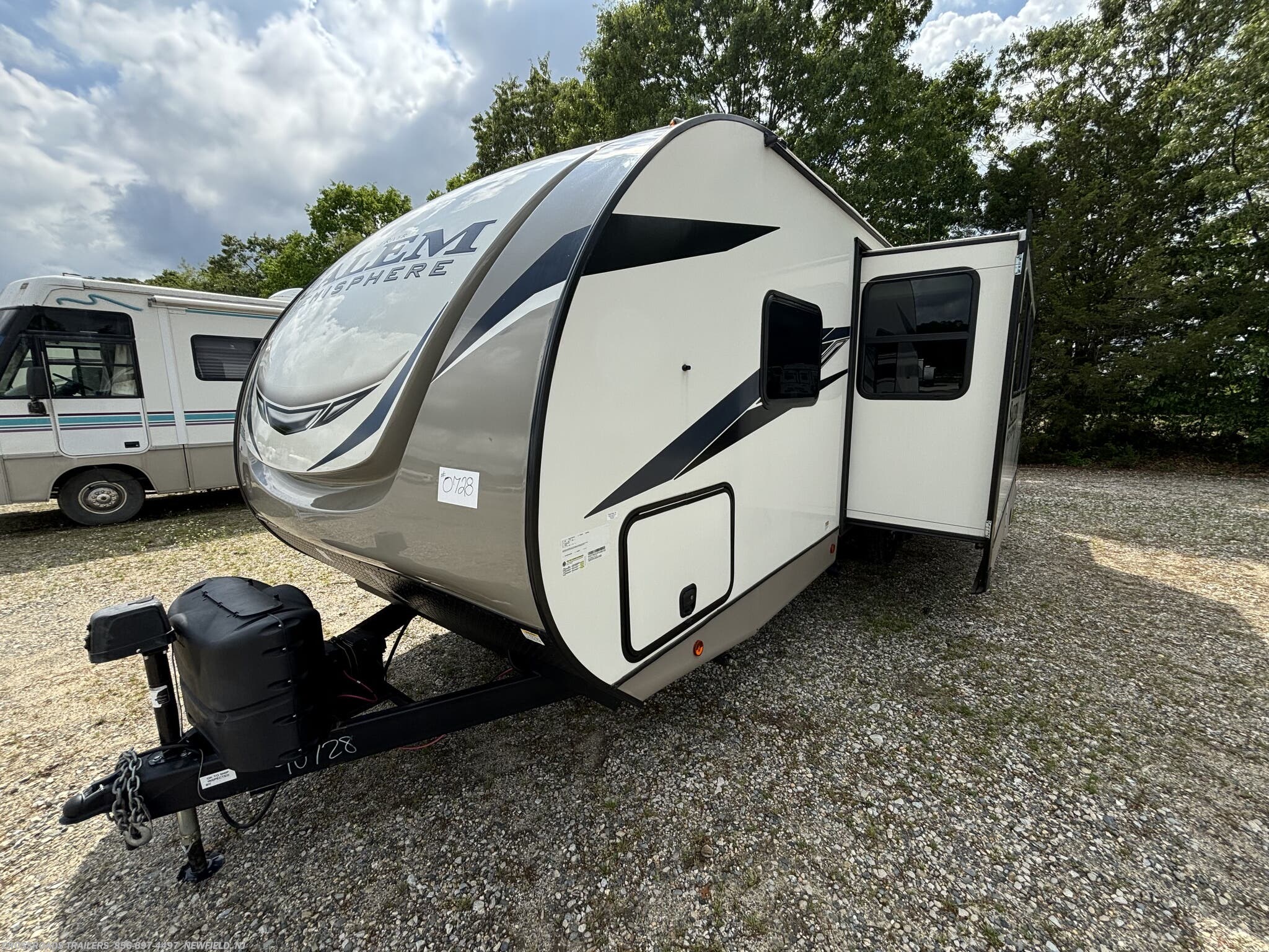 2023 Salem Hemisphere Hyper-Lyte 25RBHL by Forest River from Crossroads Trailer Sales, Inc. in Newfield, New Jersey