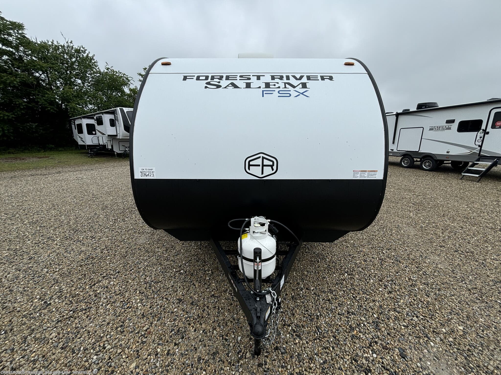 2025 Forest River Salem FSX 174DBLE - New Travel Trailer For Sale by Crossroads Trailer Sales, Inc. in Newfield, New Jersey features CO Detector, Water Heater, Leveling Jacks, Power Roof Vent, Queen Bed