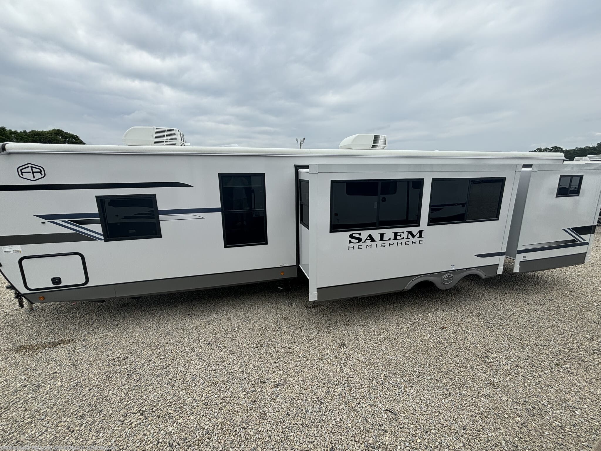 2026 Forest River Salem Hemisphere Elite 314BUD - New Travel Trailer For Sale by Crossroads Trailer Sales, Inc. in Newfield, New Jersey features Toilet, LP Detector, Shower, Converter, Queen Bed