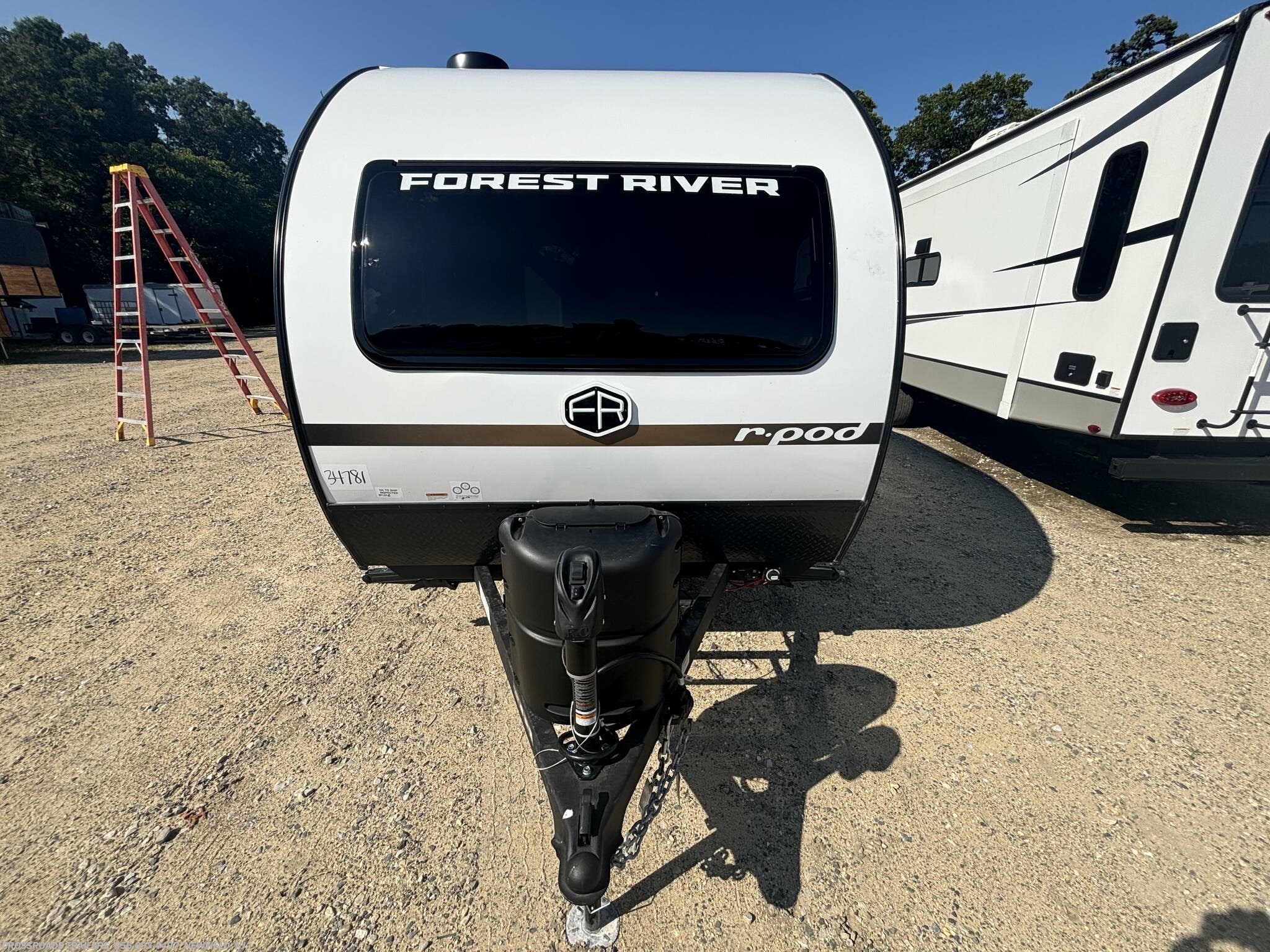 2026 Forest River R-Pod 171 - New Travel Trailer For Sale by Crossroads Trailer Sales, Inc. in Newfield, New Jersey features LP Detector, Smoke Detector, Refrigerator, Water Heater, Air Conditioning