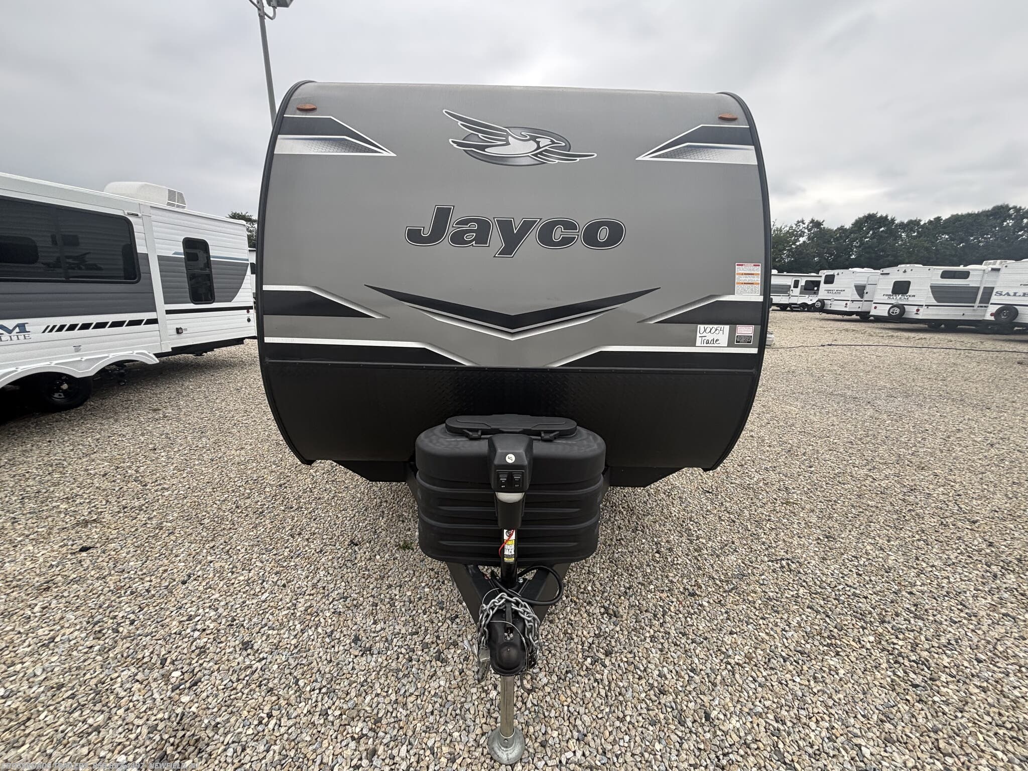2024 Jayco Jay Flight 212QB - Used Travel Trailer For Sale by Crossroads Trailer Sales, Inc. in Newfield, New Jersey features Spare Tire Kit, Air Conditioning, Skylight, Awning, Toilet