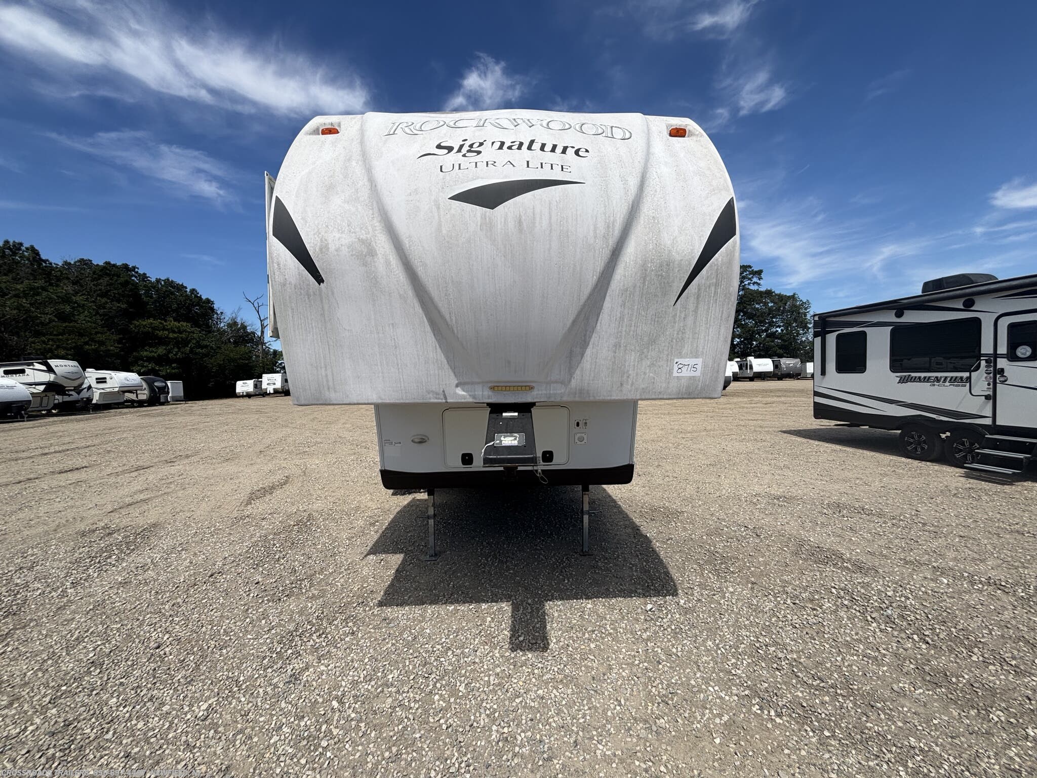 2014 Forest River Rockwood Signature Ultra Lite 8265WS - Used Fifth Wheel For Sale by Crossroads Trailer Sales, Inc. in Newfield, New Jersey features External Shower, Water Heater, Skylight, Refrigerator, Booth Dinette