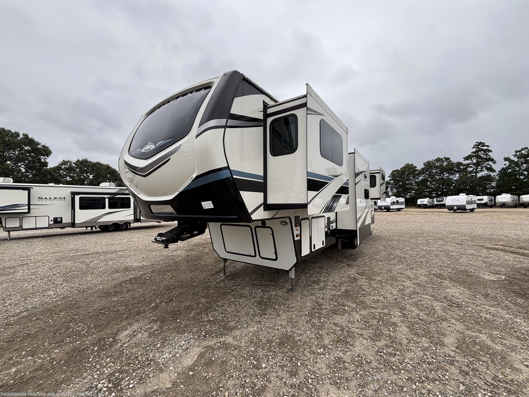 2021 Montana 3761FL by Keystone from Crossroads Trailer Sales, Inc. in Newfield, New Jersey