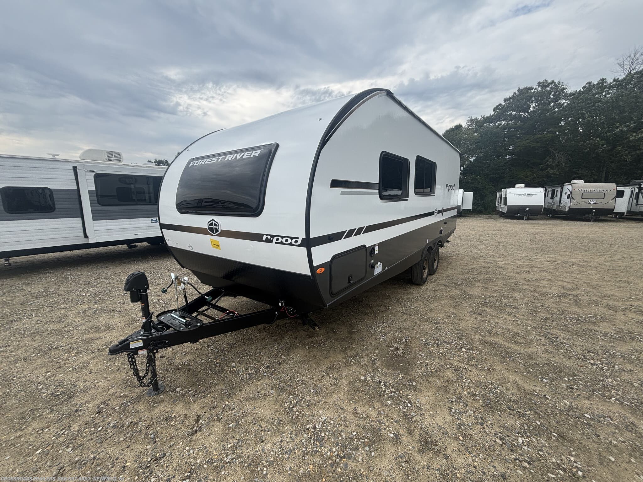 2026 Forest River R-Pod 205 - New Travel Trailer For Sale by Crossroads Trailer Sales, Inc. in Newfield, New Jersey features Toilet, TV Antenna, Water Heater, Smoke Detector, Shower