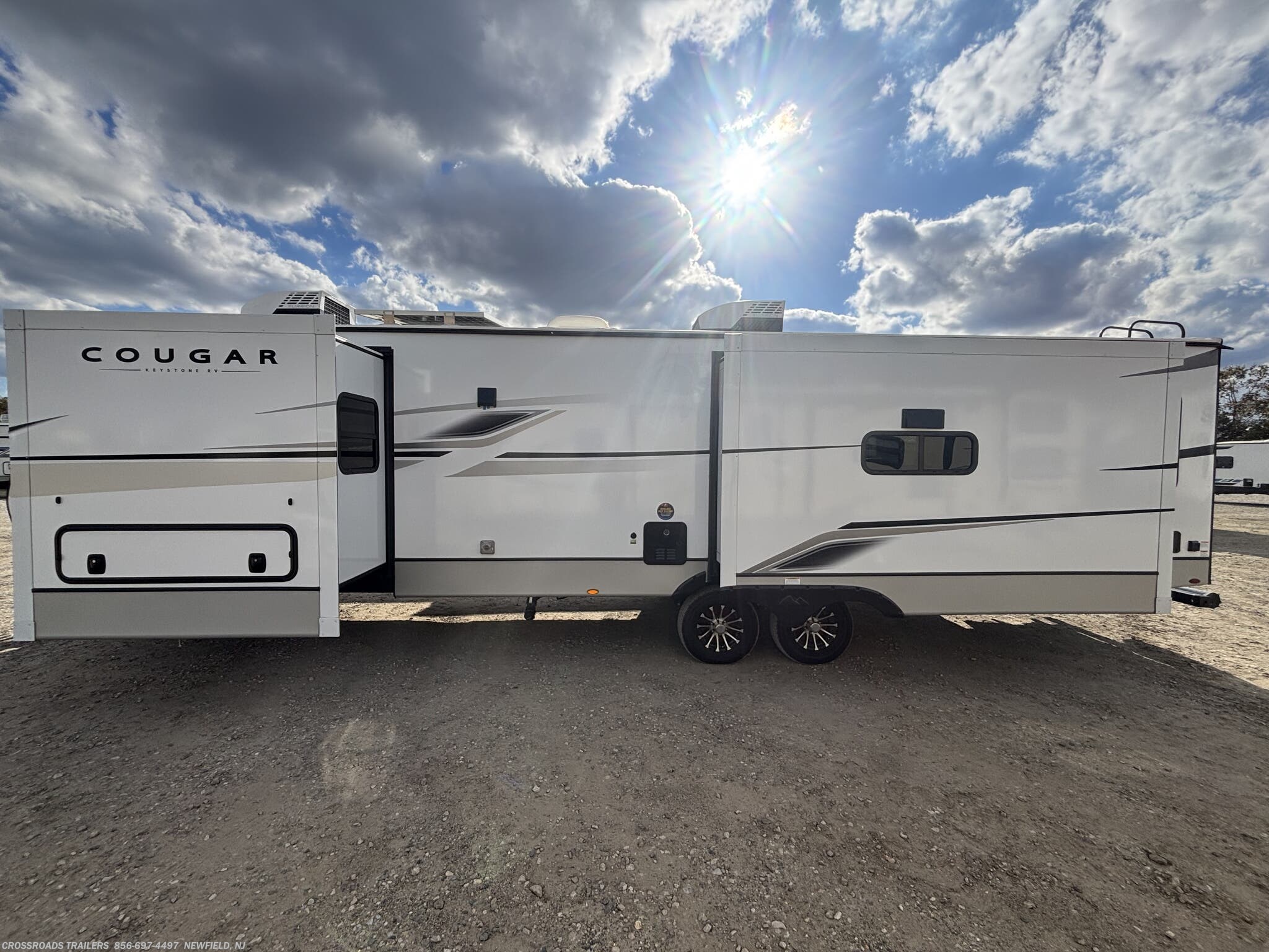 Used 2024 Keystone Cougar Half-Ton 33RLI available in Newfield, New Jersey