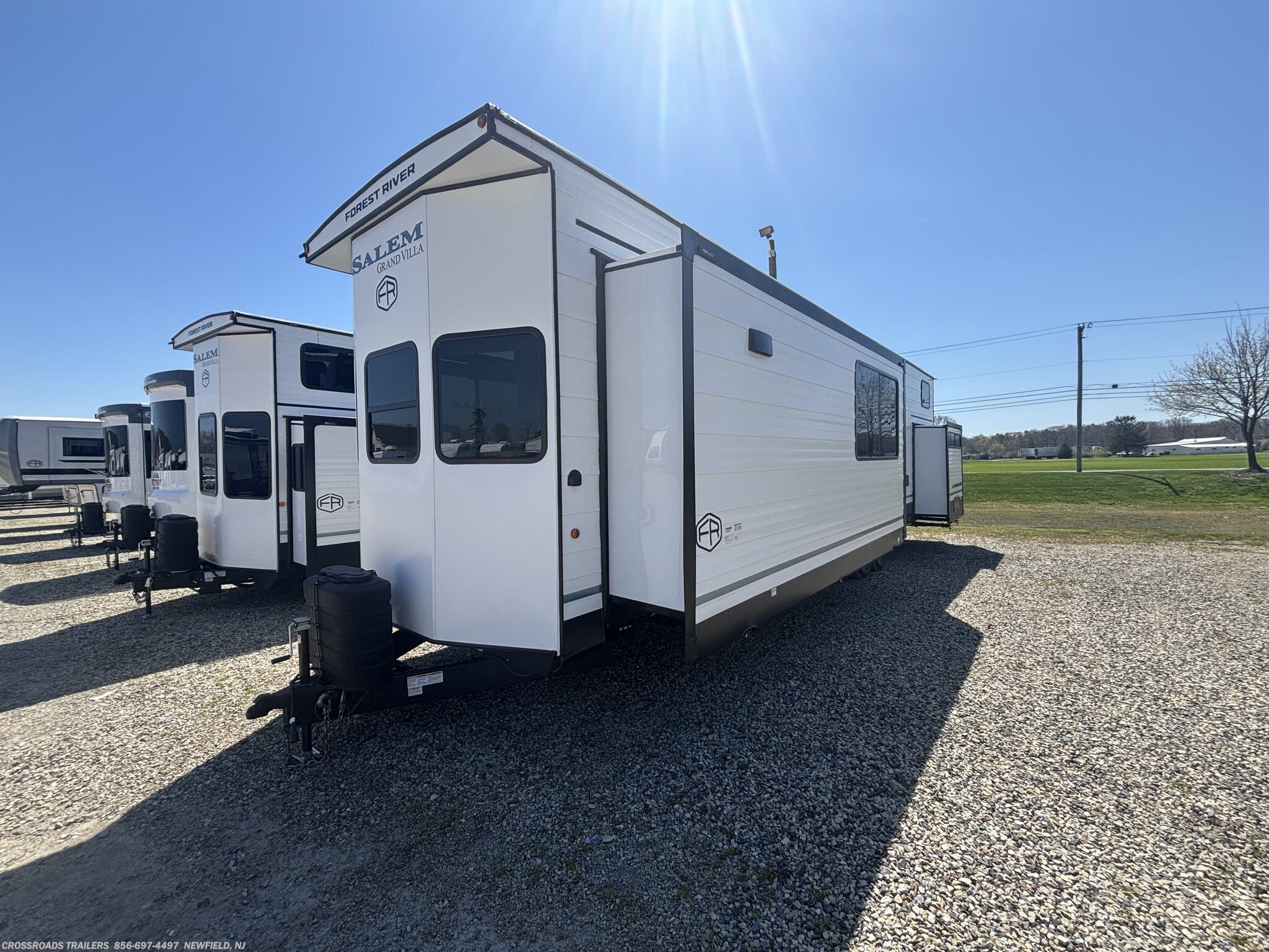 2026 Salem Grand Villa 40FKP by Forest River from Crossroads Trailer Sales, Inc. in Newfield, New Jersey