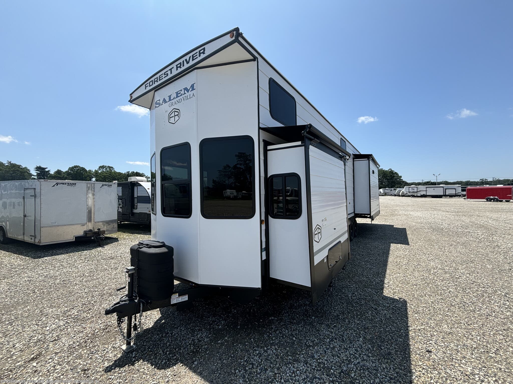 2026 Salem Grand Villa 42DL by Forest River from Crossroads Trailer Sales, Inc. in Newfield, New Jersey