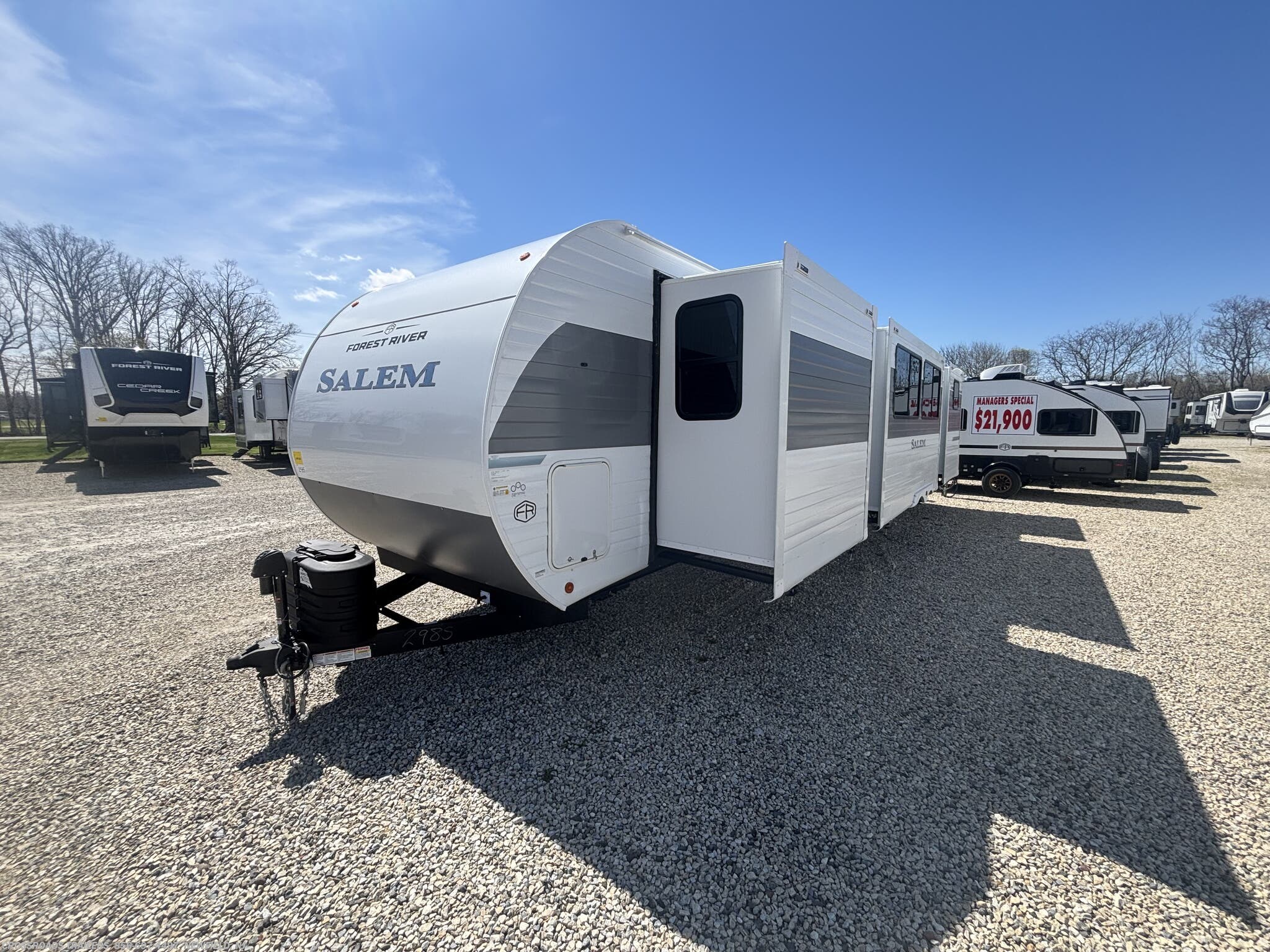 2026 Salem 33TS by Forest River from Crossroads Trailer Sales, Inc. in Newfield, New Jersey