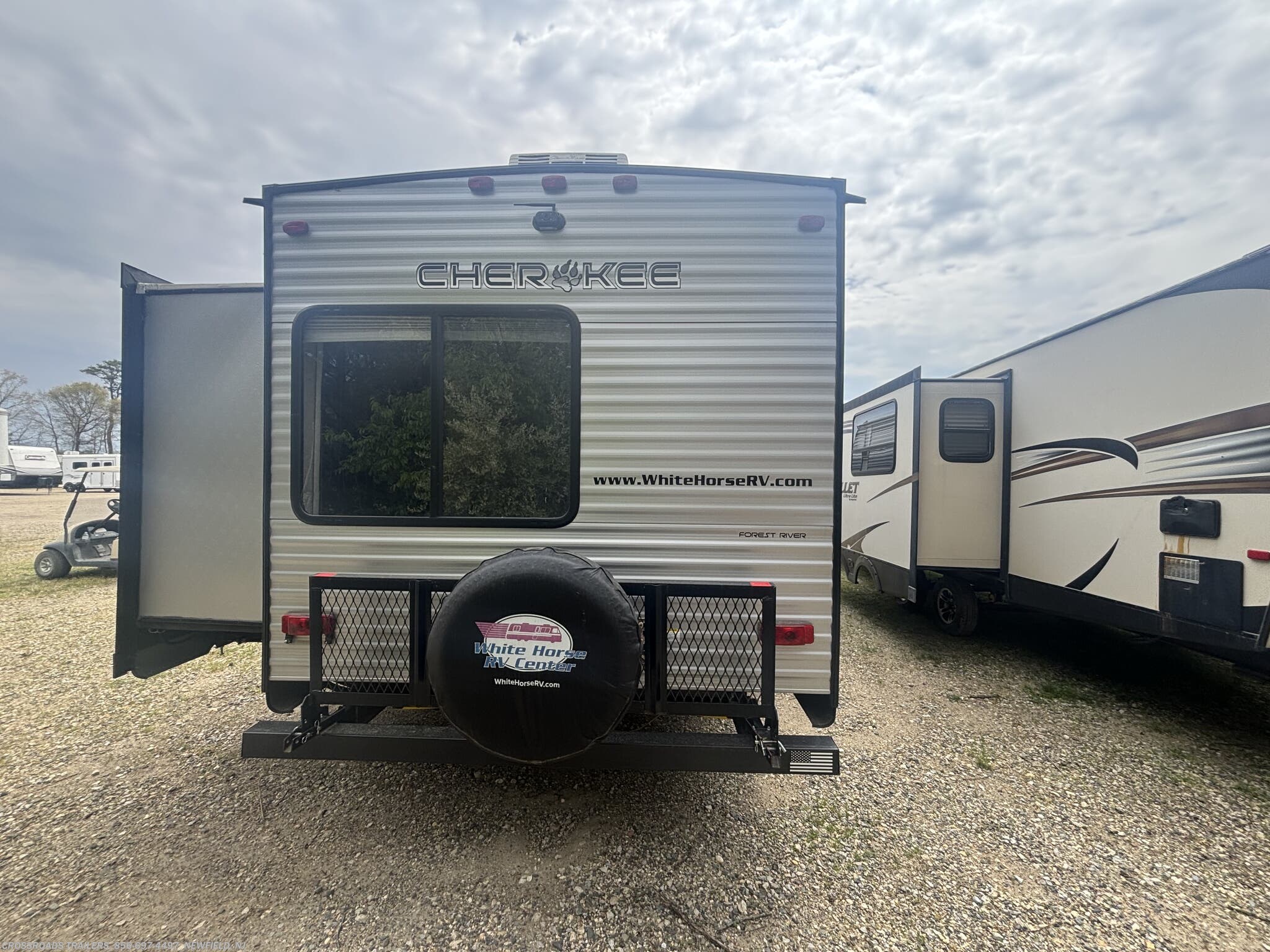 2022 Cherokee 304BH by Forest River from Crossroads Trailer Sales, Inc. in Newfield, New Jersey