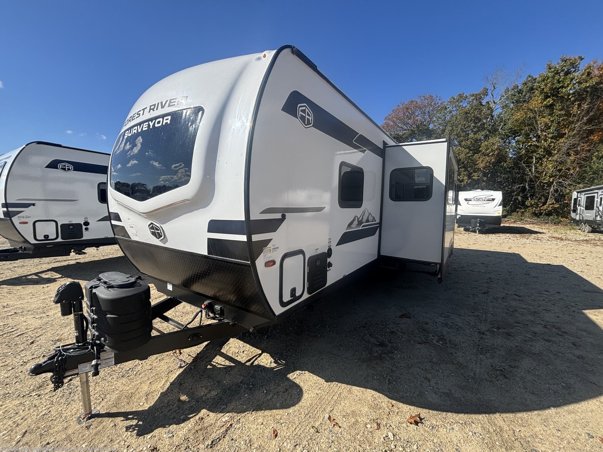 2026 Surveyor 267RBSS by Forest River from Crossroads Trailer Sales, Inc. in Newfield, New Jersey
